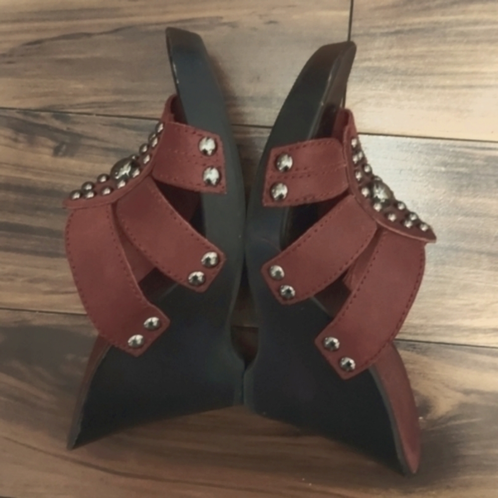 Gianni Bini leather wedges with silver hardware - Picture 4 of 9